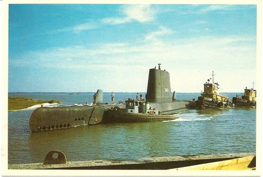 The Clamagore (SS-343) being brought to Patriots Point Naval and Maritime Museum, Charleston, SC. 1981. Courtesy Tommy Trapp via Navsource