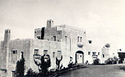 Mrs. Hoover Builds Her Dream&nbsp;House