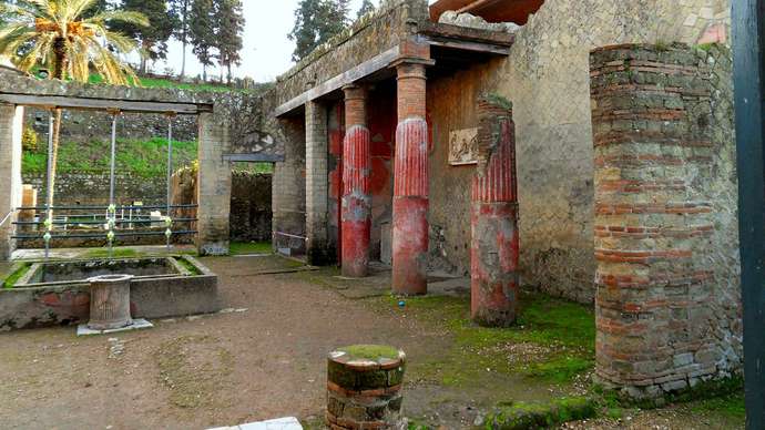 Herculaneum: House of the Relief of Telephus