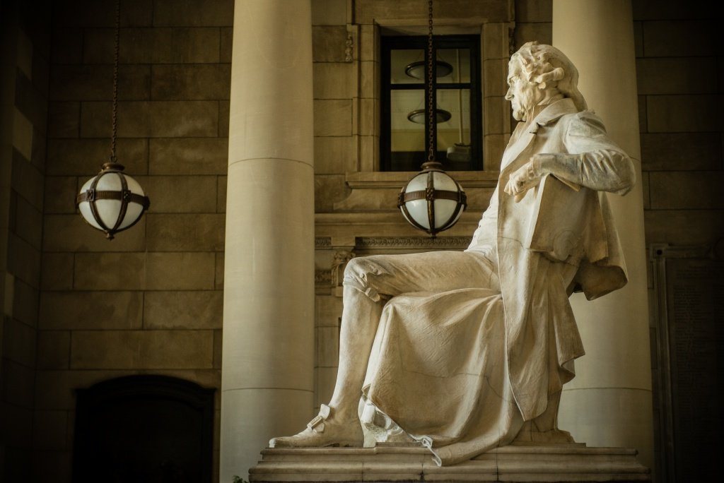 Statue of Thomas Jefferson.