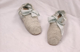 This image has an empty alt attribute; its file name is slippers.jpg